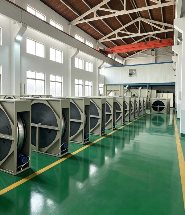 Roter modern factory building
